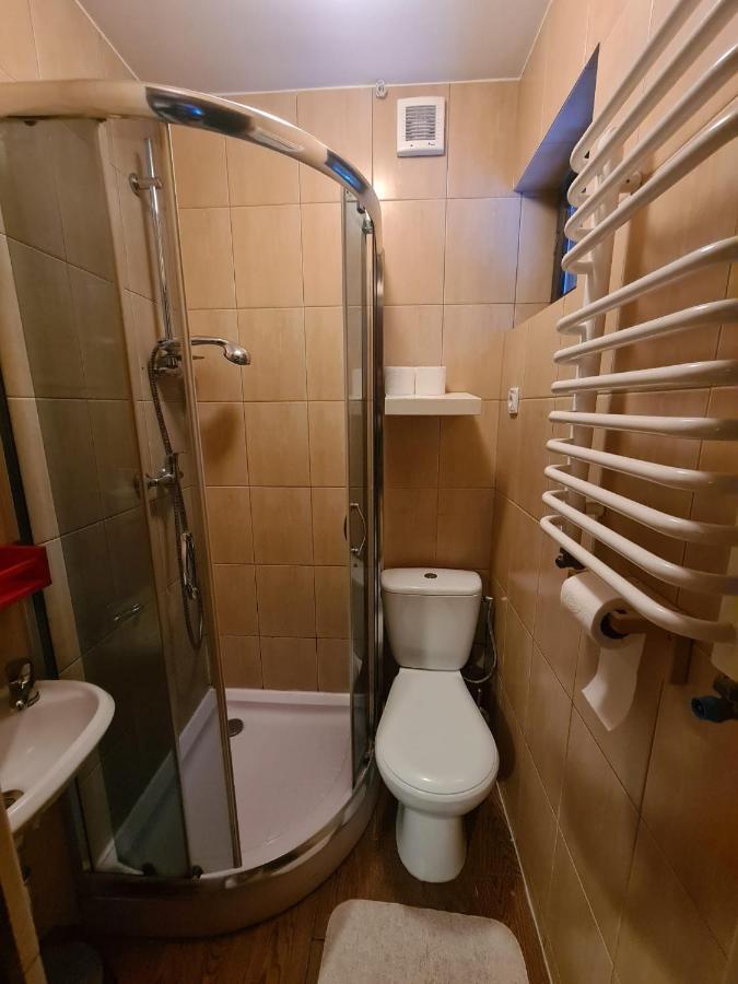 Chata Starych Znajomych Sanok Exterior foto